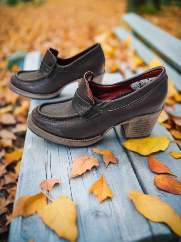 Shoes Designer By Freebird In Brown, Size: 6 Online now