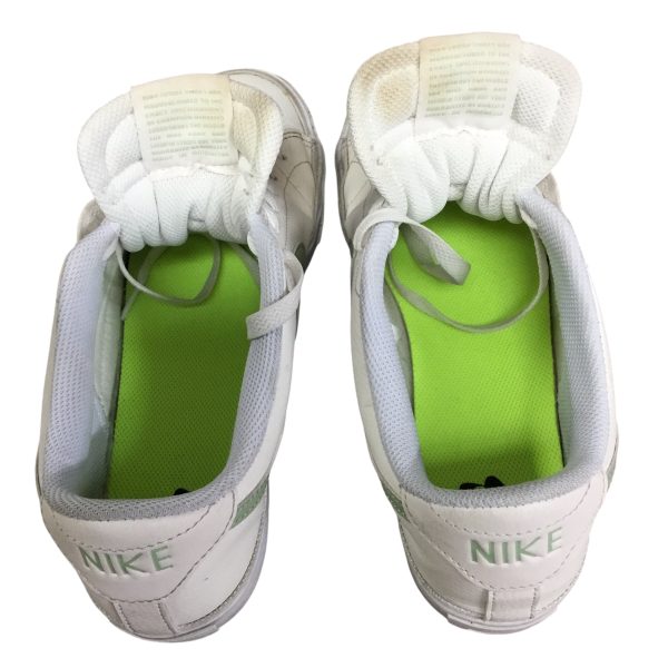 Shoes Sneakers By Nike In Green & White, Size: 10 Cheap