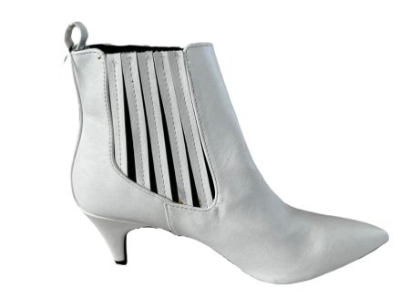 Boots Ankle Heels By Qupid In White, Size: 6 Discount